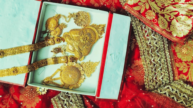 Akshaya Tritiya: Not just an investment, but also a style boost! Buy ...