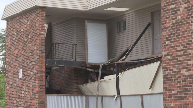 Housing advocates speak out after partial collapse at Lexington ...