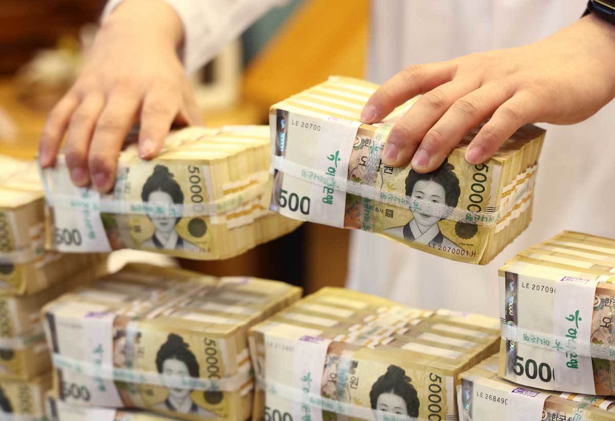 왜 나는 항상 돈이 없을까 늘 돈에 쪼들리는 사람들의 공통된 습관 3가지