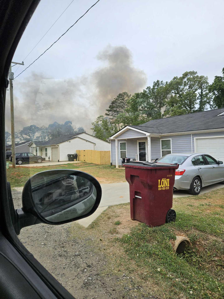 Officials respond to large fire reported in Upstate