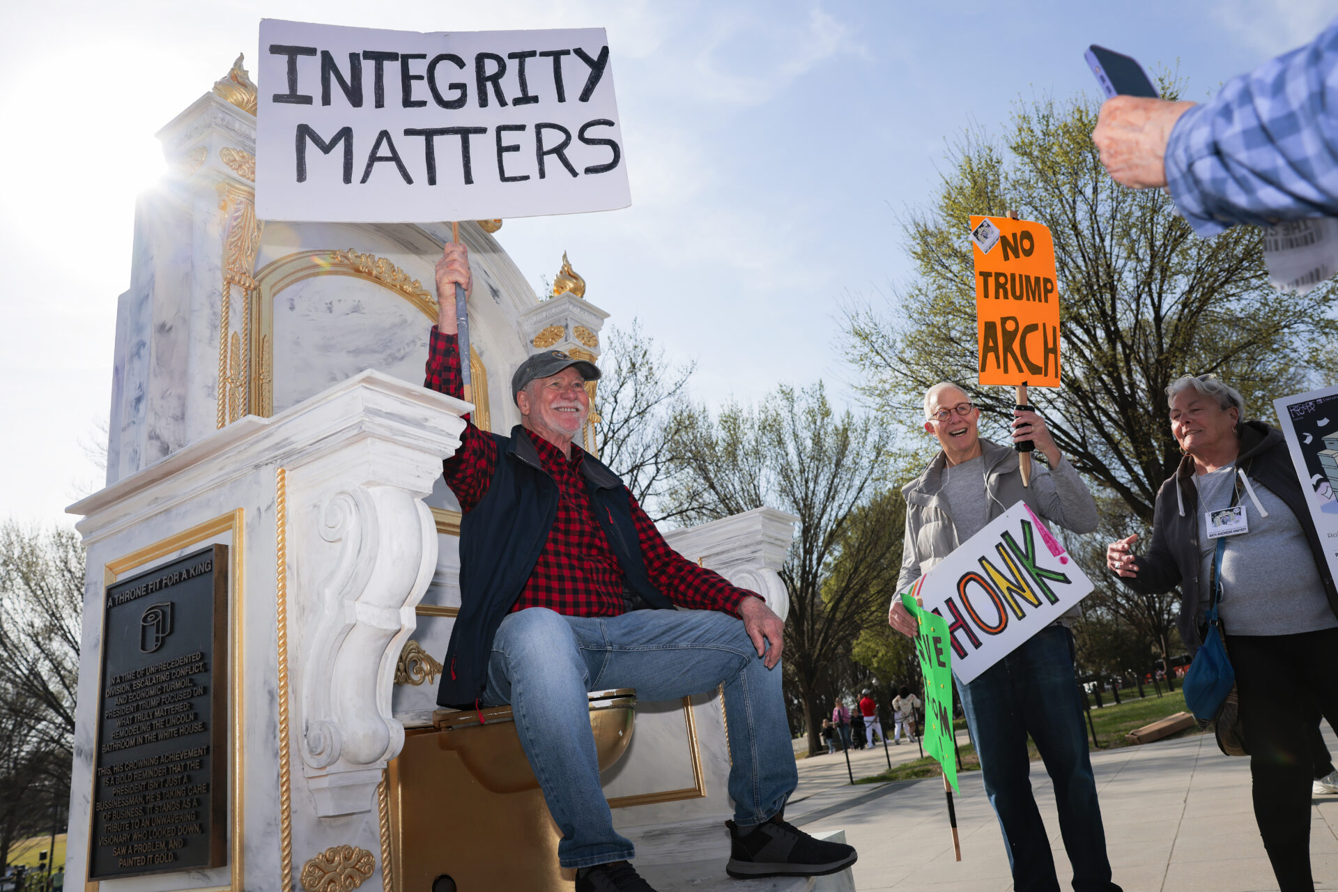 Veteranos vs Trump: no quieren el 'Arco de Trump'