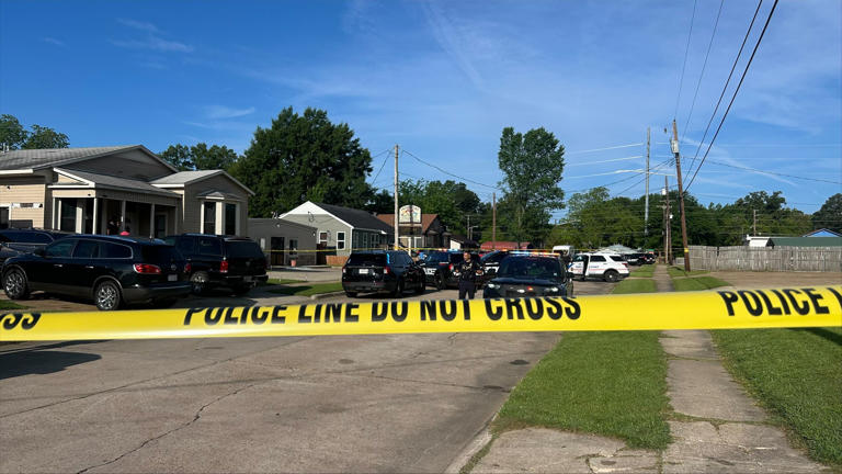 Shreveport man arrested for allegedly securing gun Shamar Elkins used ...