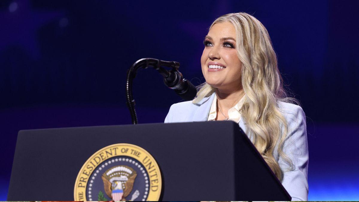 Erika Kirk baffles fans with 'weird' entrance when introducing Donald ...