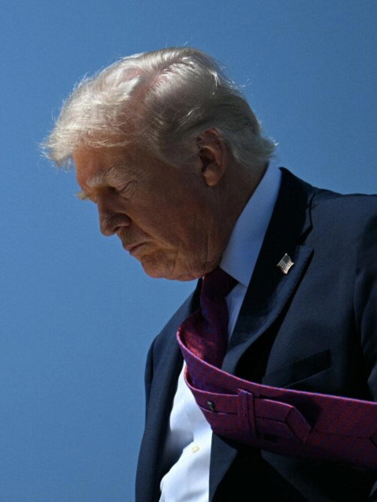 Trump: "Se l'Iran non accetta l'accordo lo distruggiamo". In Pakistan ci saranno anche Van...