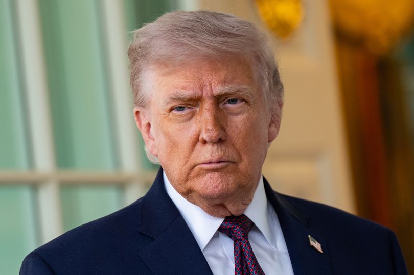 Dramatic moment CBS reporter is shooed out of Oval Office after Trump ...