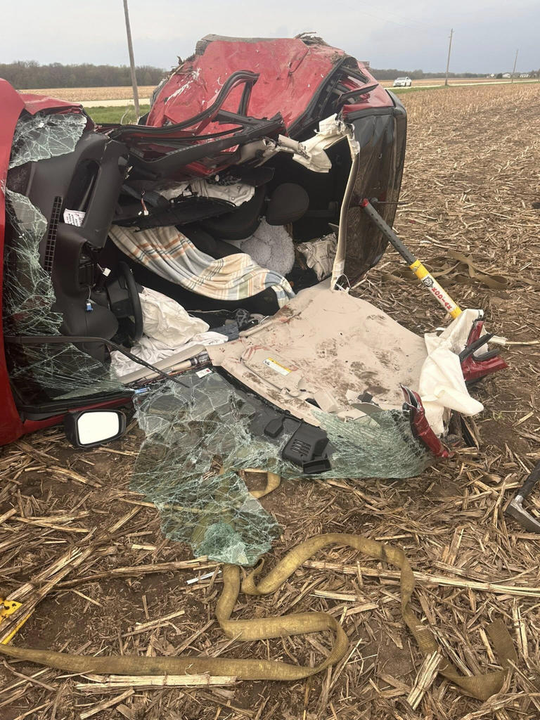 2 injured after serious crash with extrication near Monroe Center