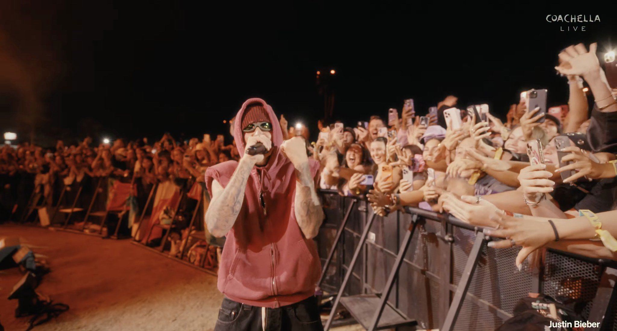 Justin Bieber quậy tung Coachella với loạt hit kinh điển