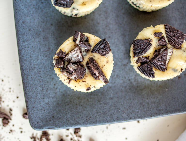 Delicious mini Oreo cheesecake cups everyone will love