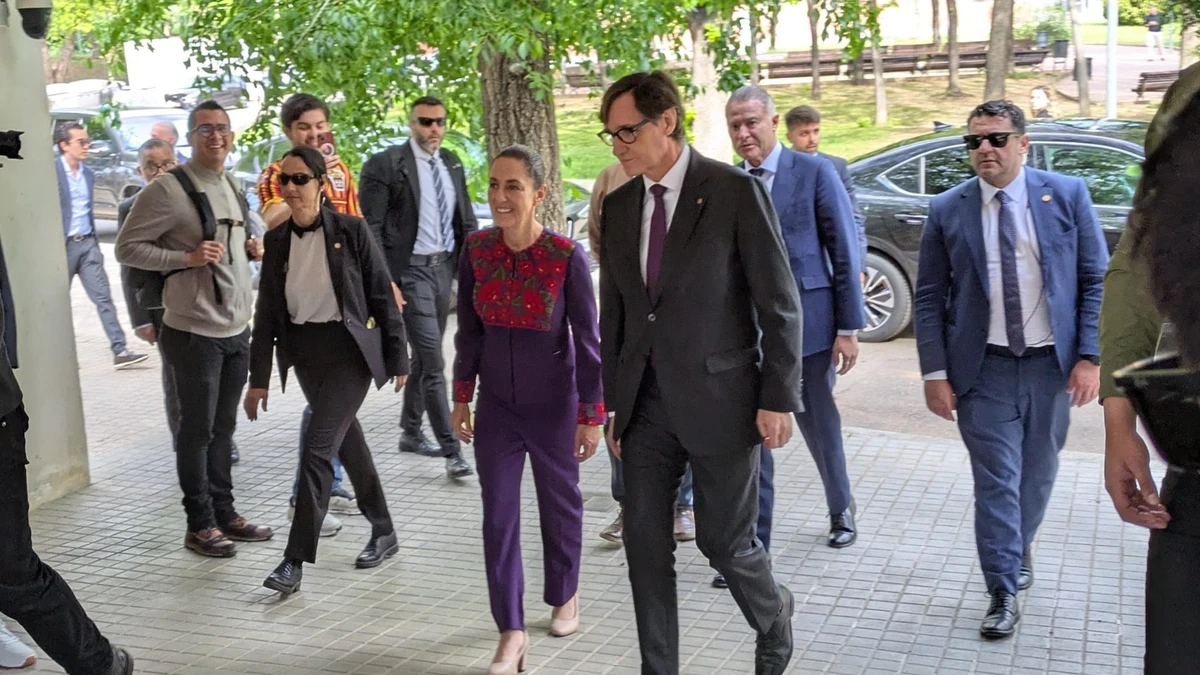 Illa, Morant y Collboni visitan junto a Sheinbaum el Barcelona ...