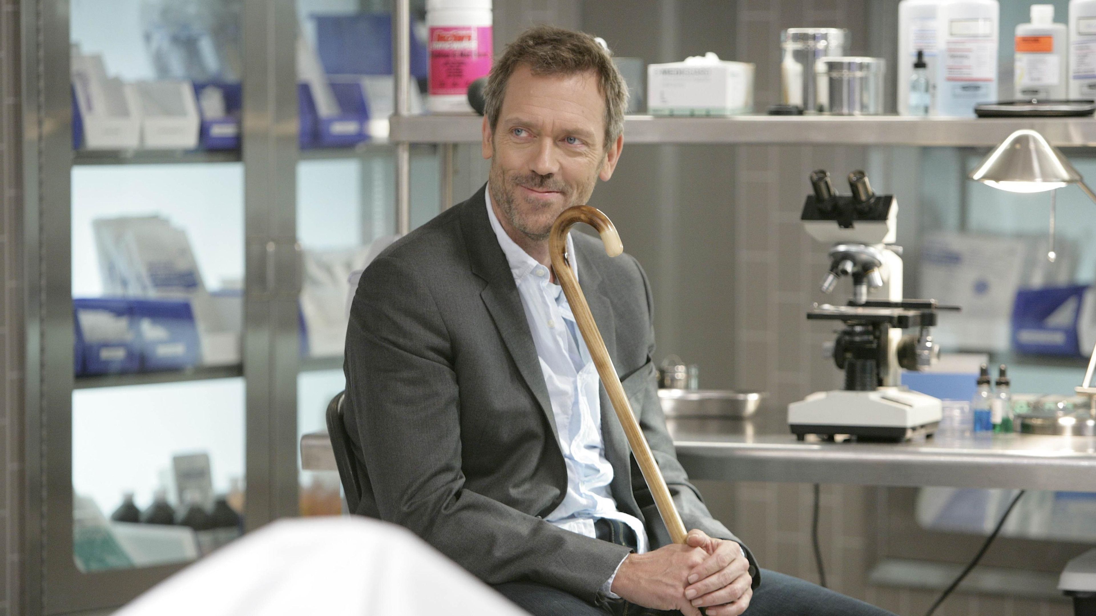 Hugh Laurie apologizes to critic after rant against House MD criticism