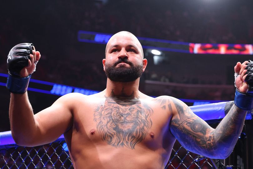 UFC, White House star invites ring girls to corner as coach won't ...