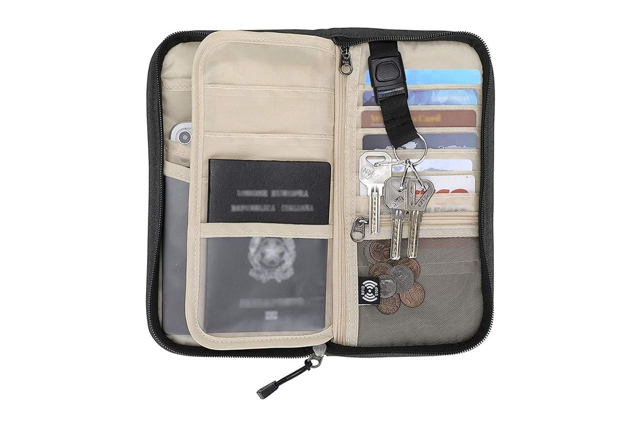 ZOPPEN Passport Holder Family RFID Passport Wallet