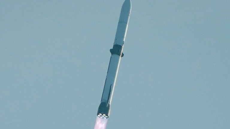 Blue Origin boosts satellite internet ambitions with new Glenn reusable ...