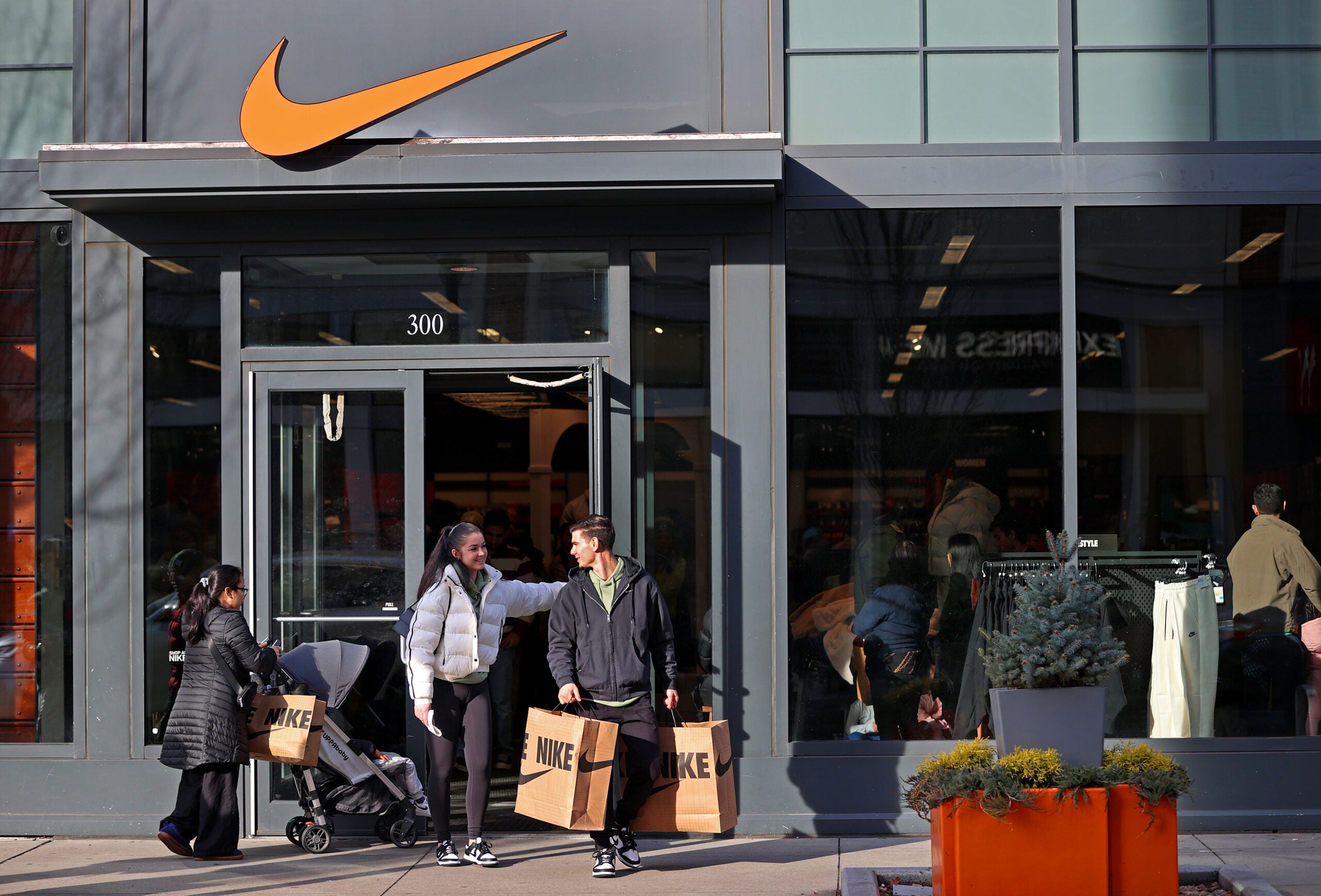 Nike removes ‘walkers tolerated’ ad from Newbury Street store after ...