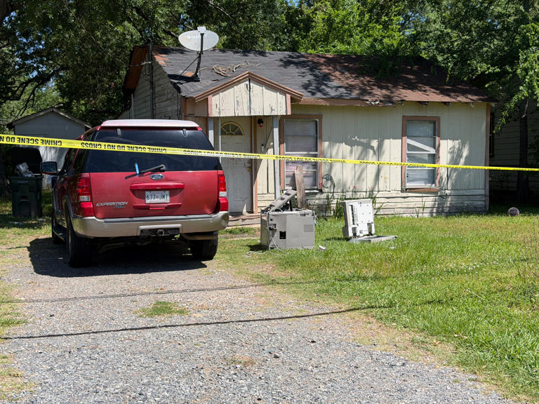 Shreveport man arrested for allegedly securing gun Shamar Elkins used ...
