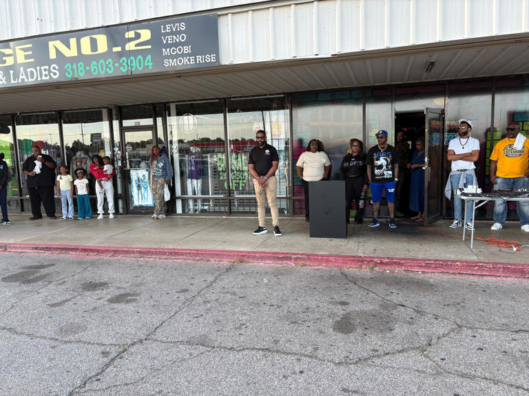 Shreveport man arrested for allegedly securing gun Shamar Elkins used ...