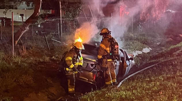 Fire erupts after BMW crashes into ditch off I-275 near Sligh Avenue in ...