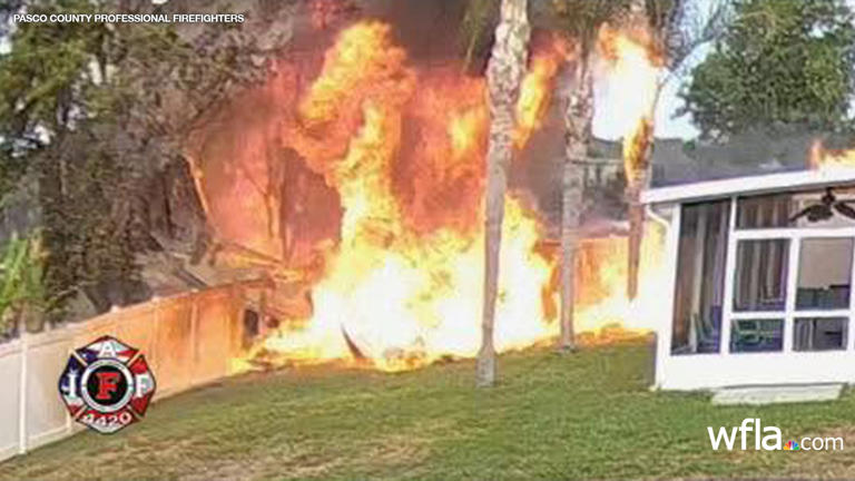 1 dead after small plane crashes in Pasco County neighborhood