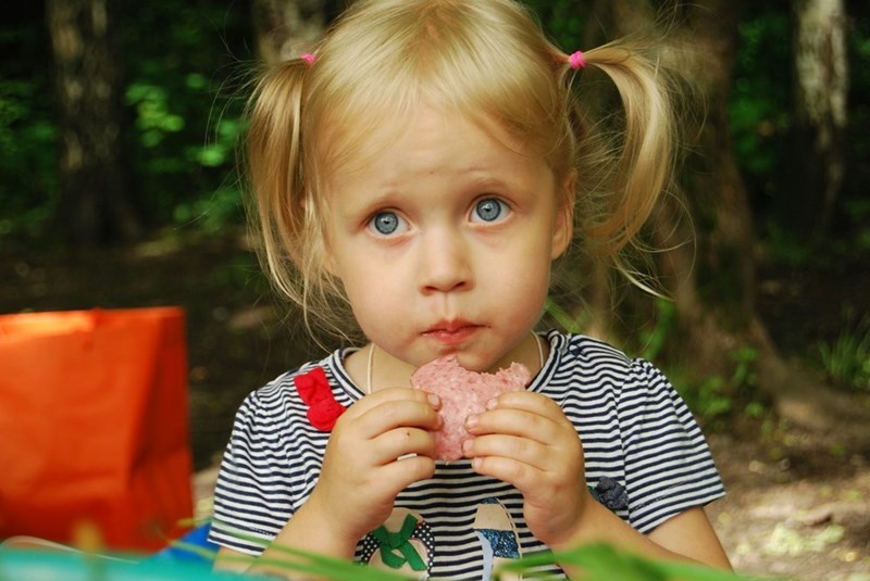Parent of 8-year-old insists on sending her to school with 'sweet treat'