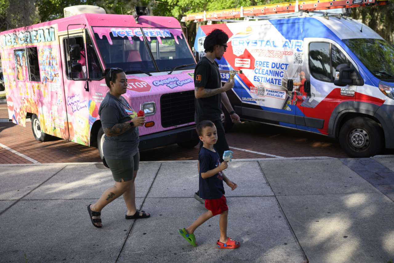 Florida's population boom fizzles as high costs drive away middle class