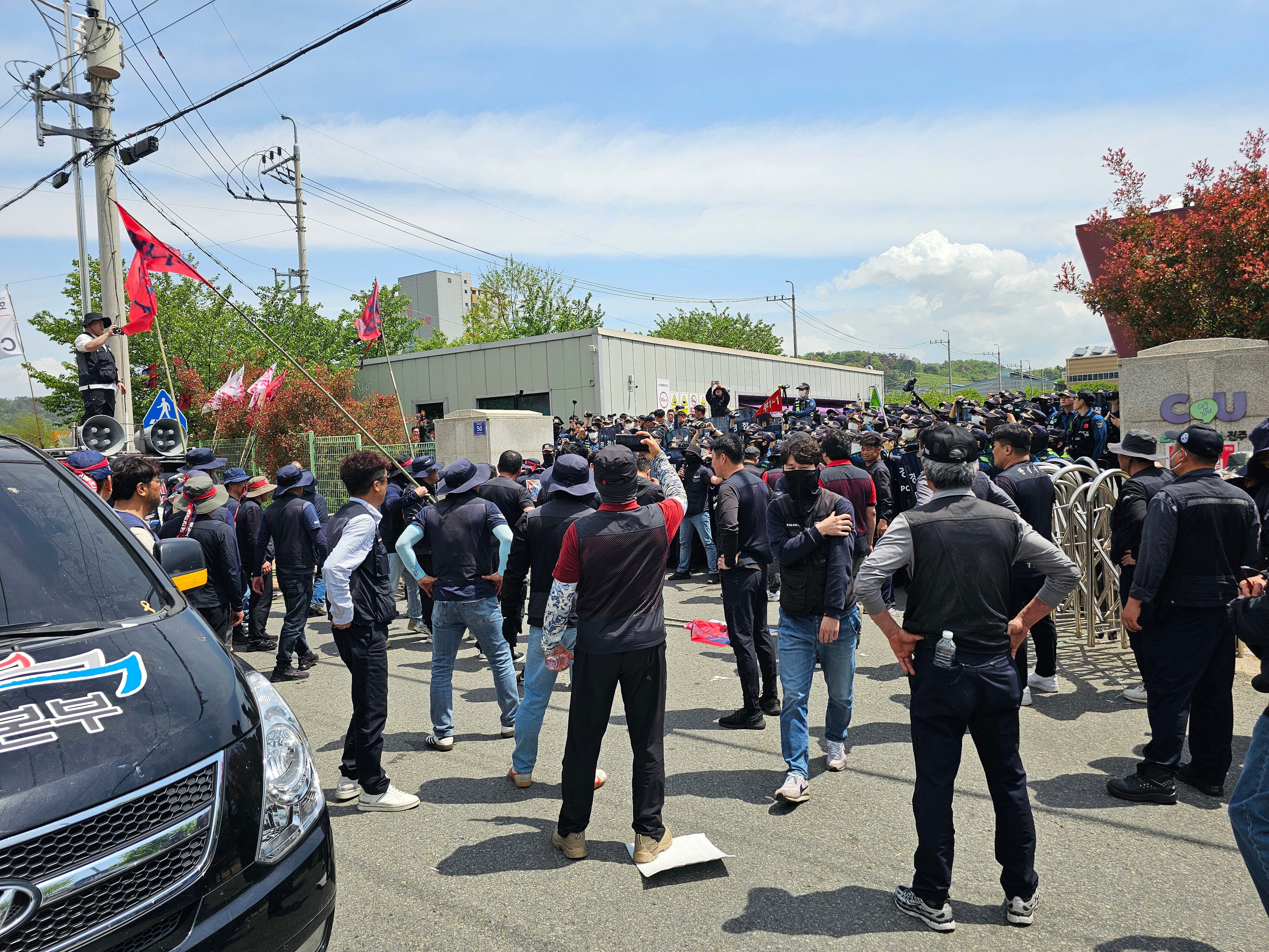 Union member killed, two injured in rally clash with cargo truck