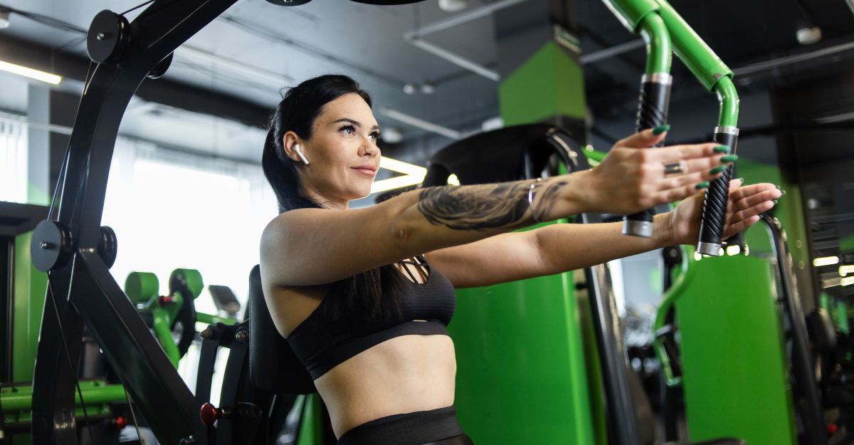 Pectoral machine: come utilizzarla per l’allenamento