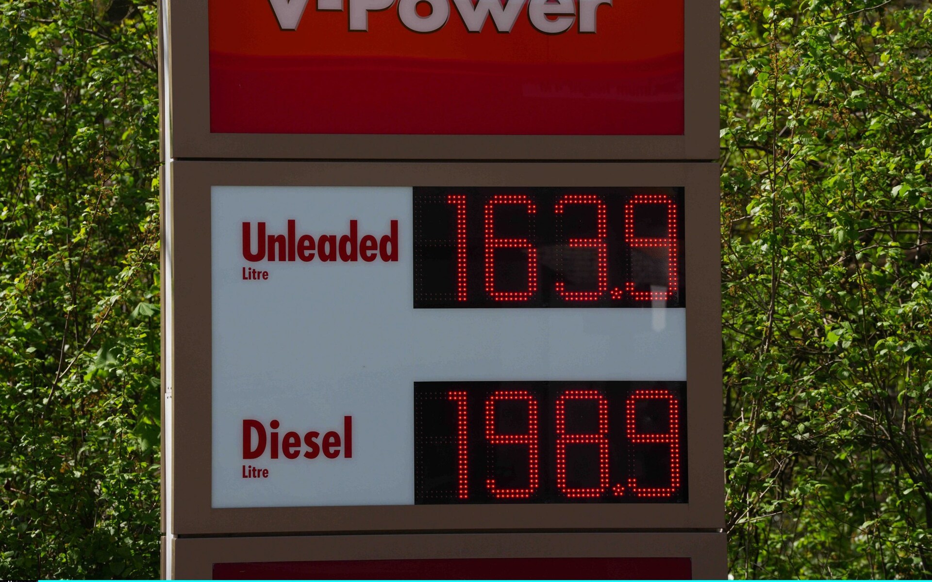 Iran war sparks 'fill up and flee' petrol crime spree