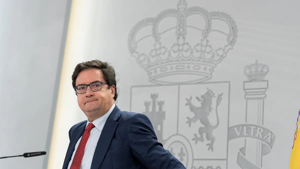 El Gobierno deja fuera de la jornada de 35 horas a miles de funcionarios