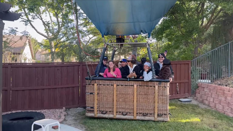 Wild video captures hot air balloon with 13 aboard making emergency ...