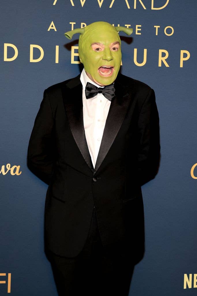 Mike Myers makes unrecognizable rare appearance to honour Eddie Murphy ...