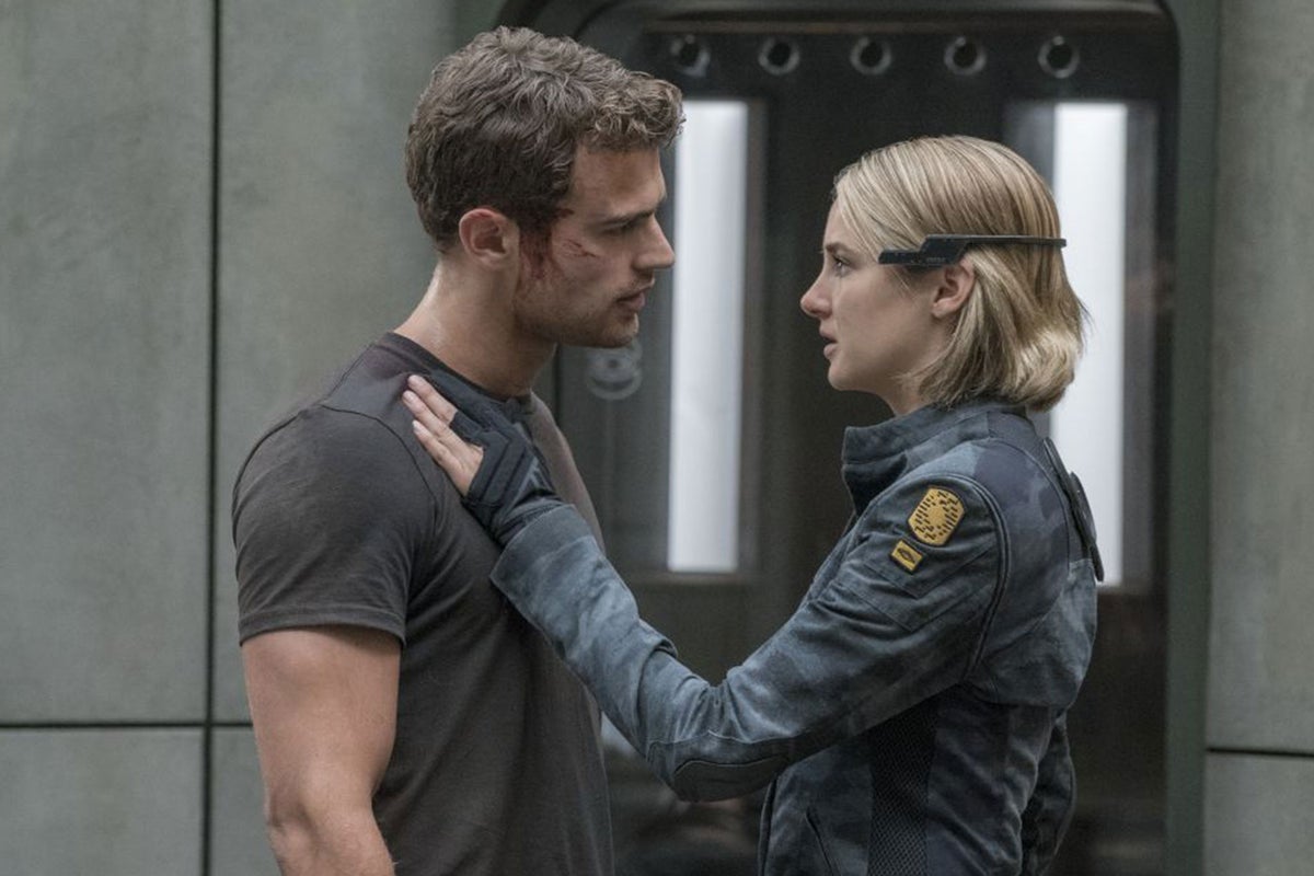 Divergent author announces two new novels 15 years after first book