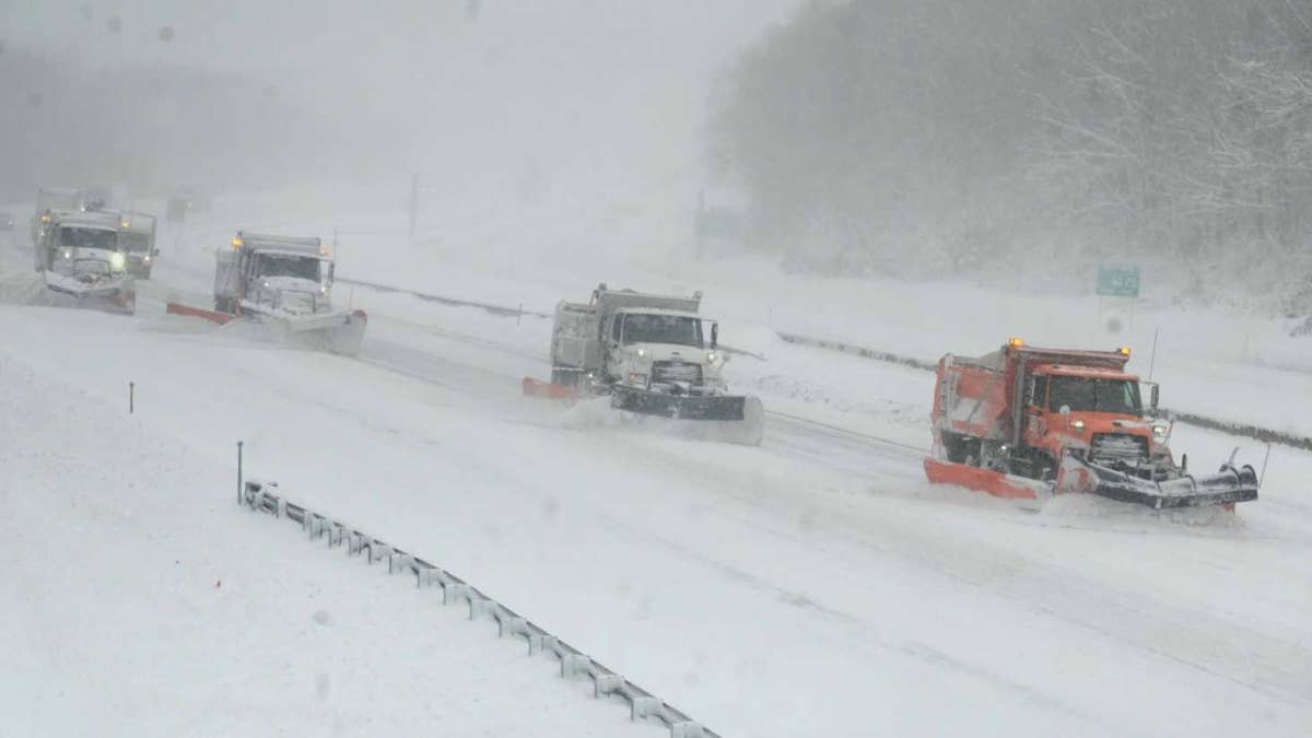 Winter storm warning issued as 5 feet of snow, freezing temperatures ...