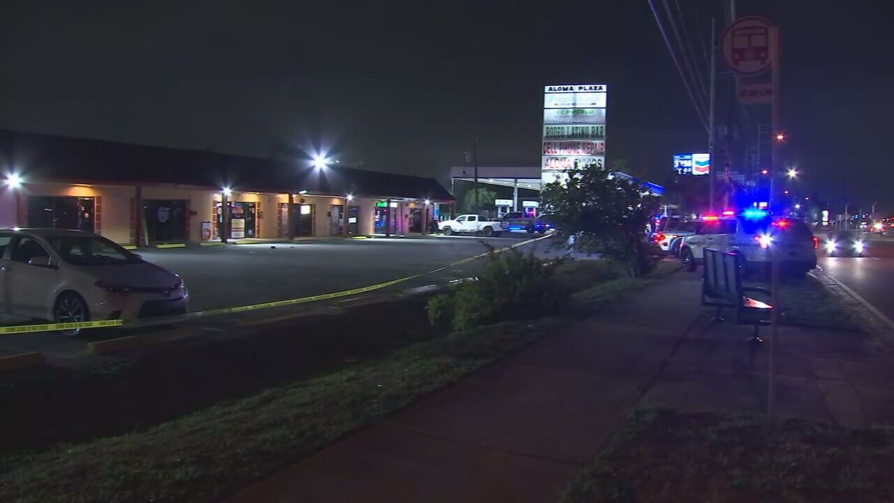 Man hurt after shooting at bar near Winter Park, deputies say
