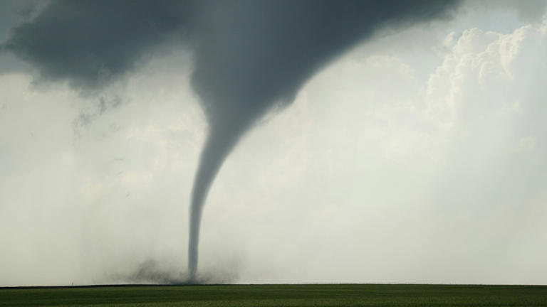 Plains face late-week severe storms with hail and tornado threats