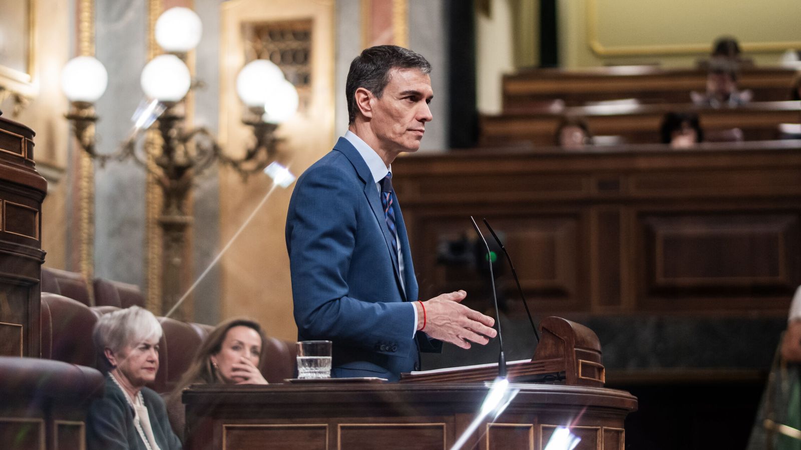 CIS | Tezanos jalea el antitrumpismo de Sánchez y dispara al PSOE 13 ...