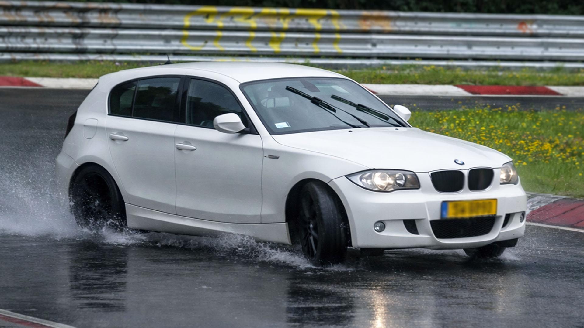 Grip disappears quickly on wet Nordschleife section during cornering