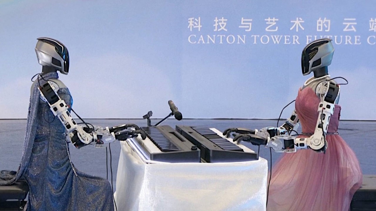 Humanoid robots perform alongside string musicians at Canton Fair in China