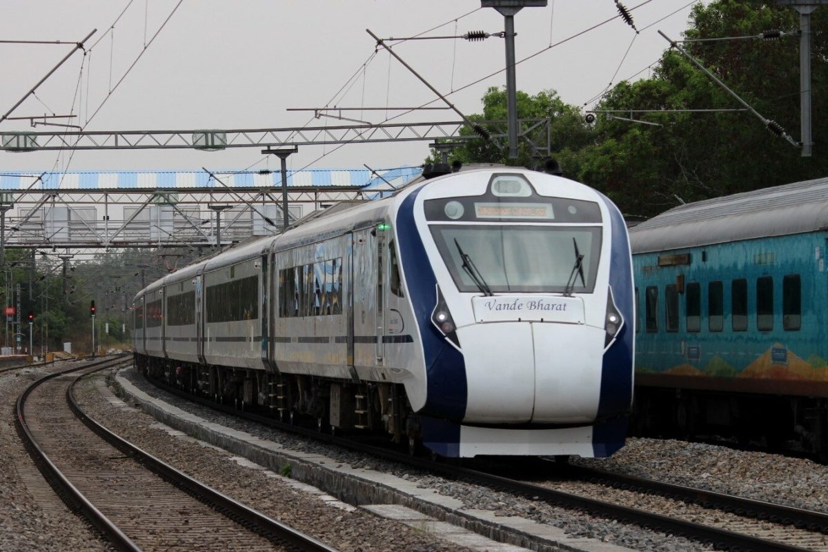 Fast trains that can touch 200 kmph, but slow rail tracks: Why India's ...
