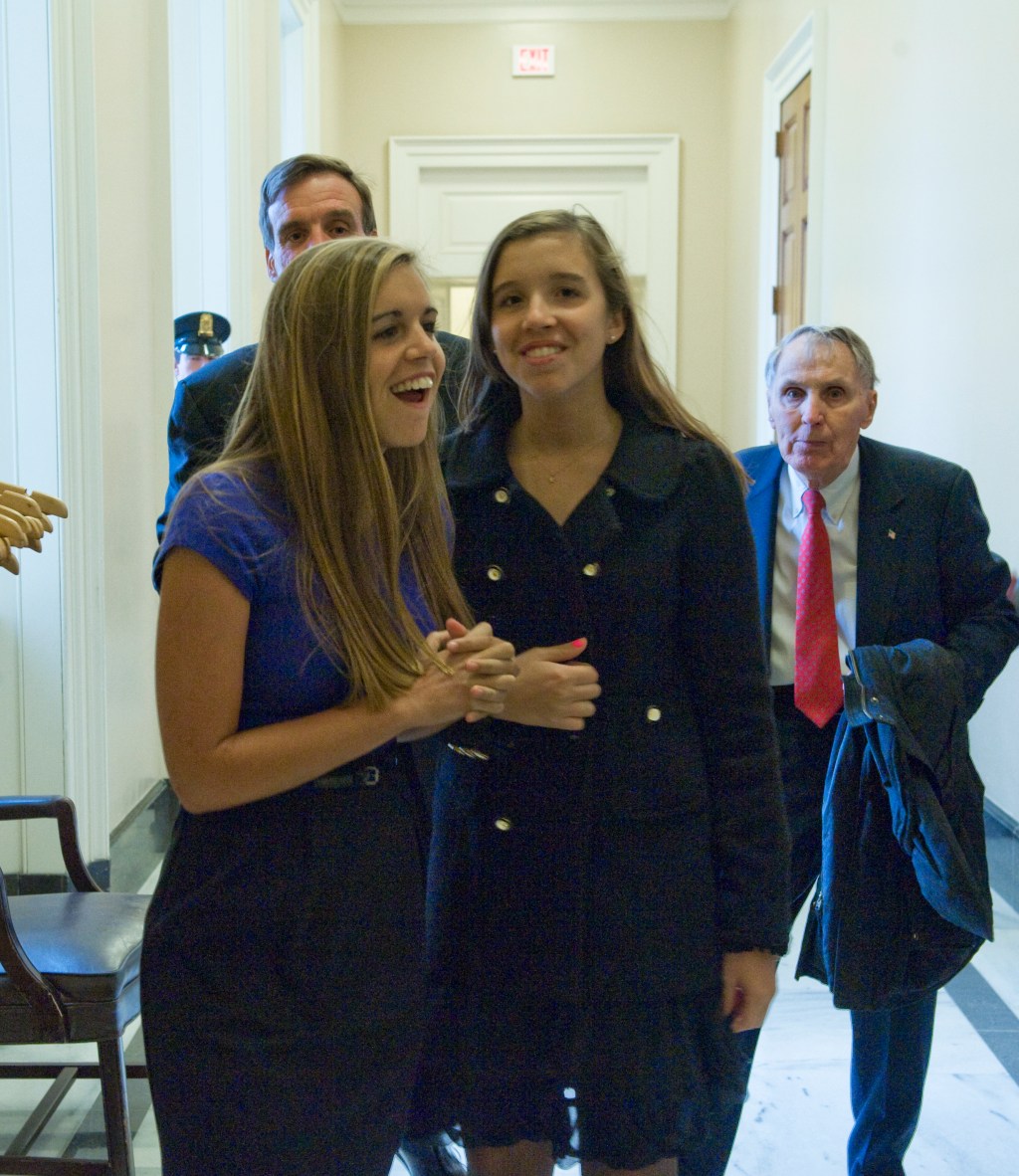 Sen. Mark Warner’s daughter dies of juvenile diabetes: 'We are heartbroken'
