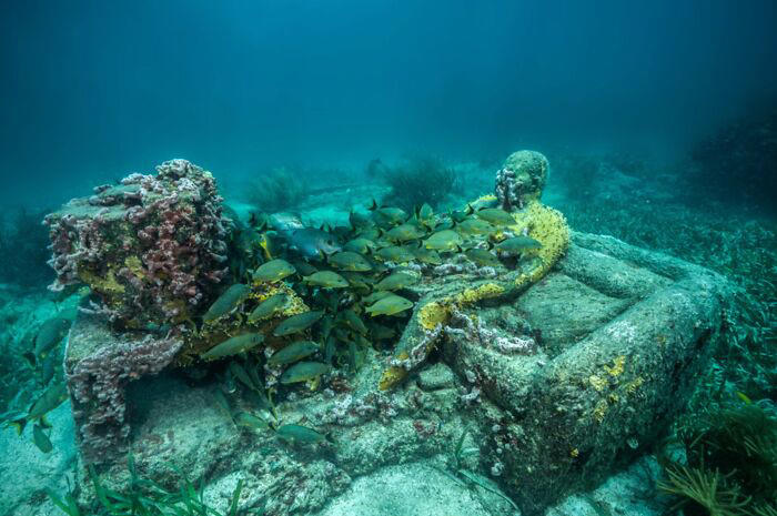 35 underwater sculptures that turn the ocean floor into an art gallery