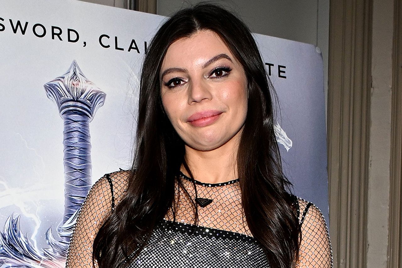 Alex Aster dishes on which romantic trope gives her 'the ick'