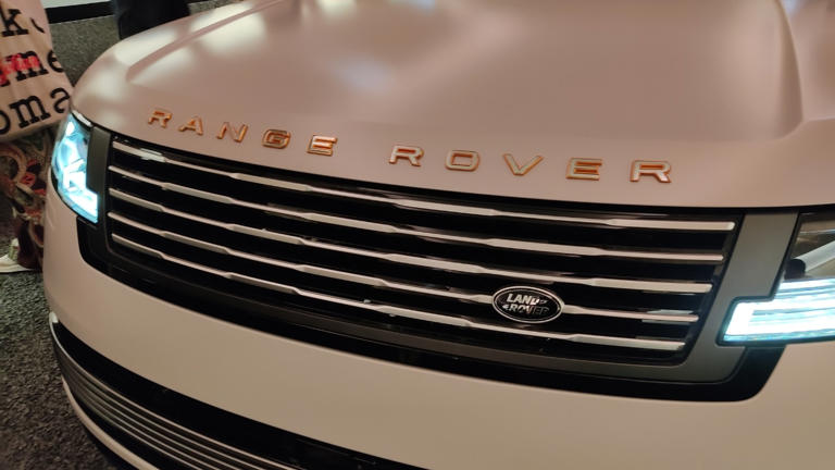 Range Rover: la Bespoke 'Pearl of Tay' alla Milano Design Week 2026