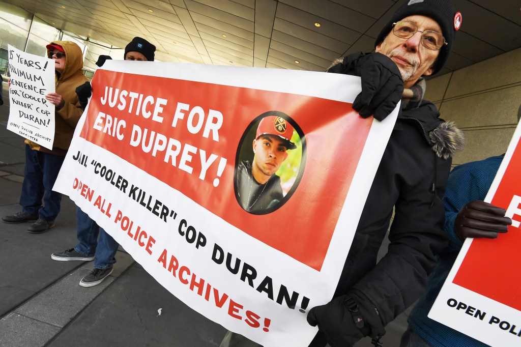 NYPD 'cooler cop' Erik Duran posts $300K bond, released from prison