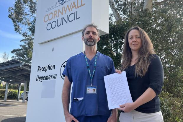 Over 200 healthcare professionals raise concerns about weedkiller in ...