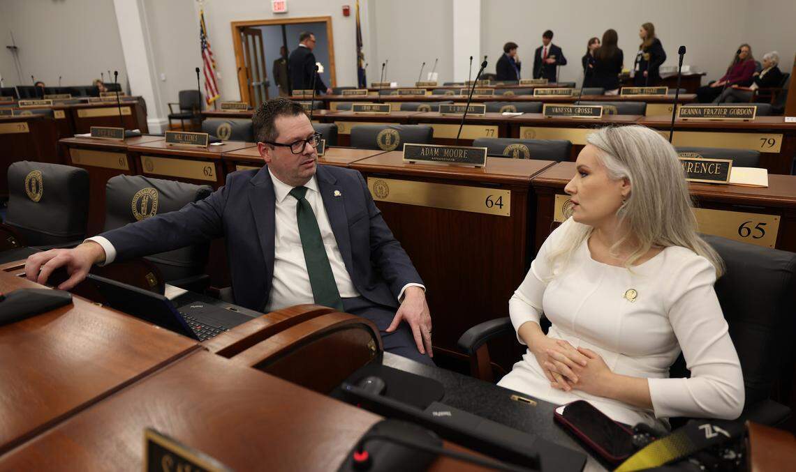 Legislators hoped to fix long wait times for a driver's license in KY ...