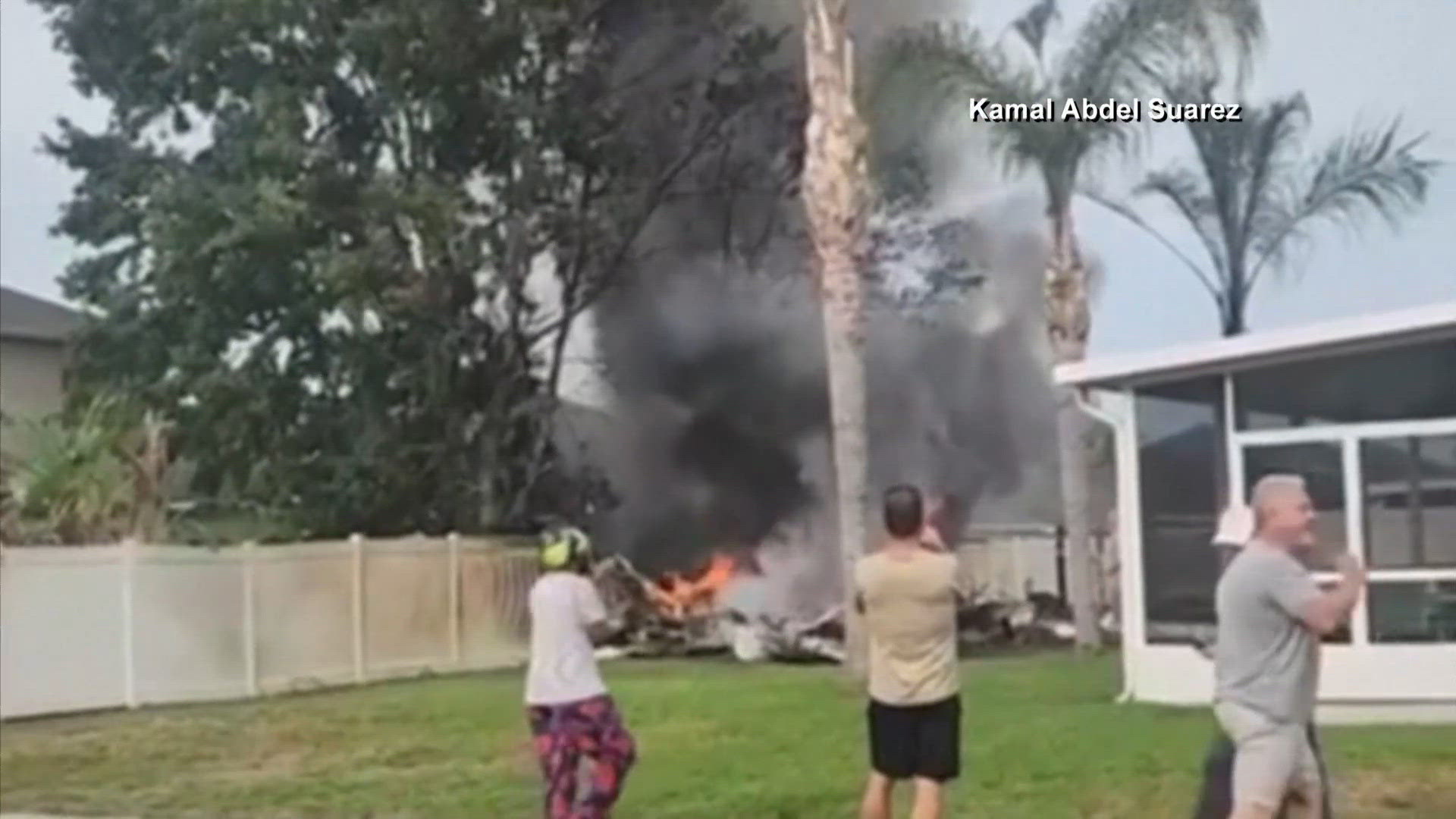1 person killed after small plane crash in Florida neighborhood