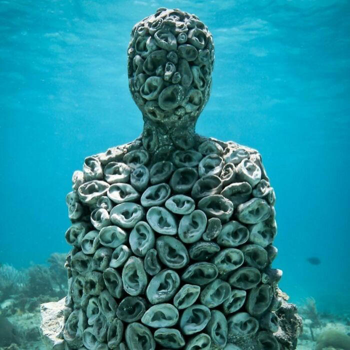 35 underwater sculptures that turn the ocean floor into an art gallery