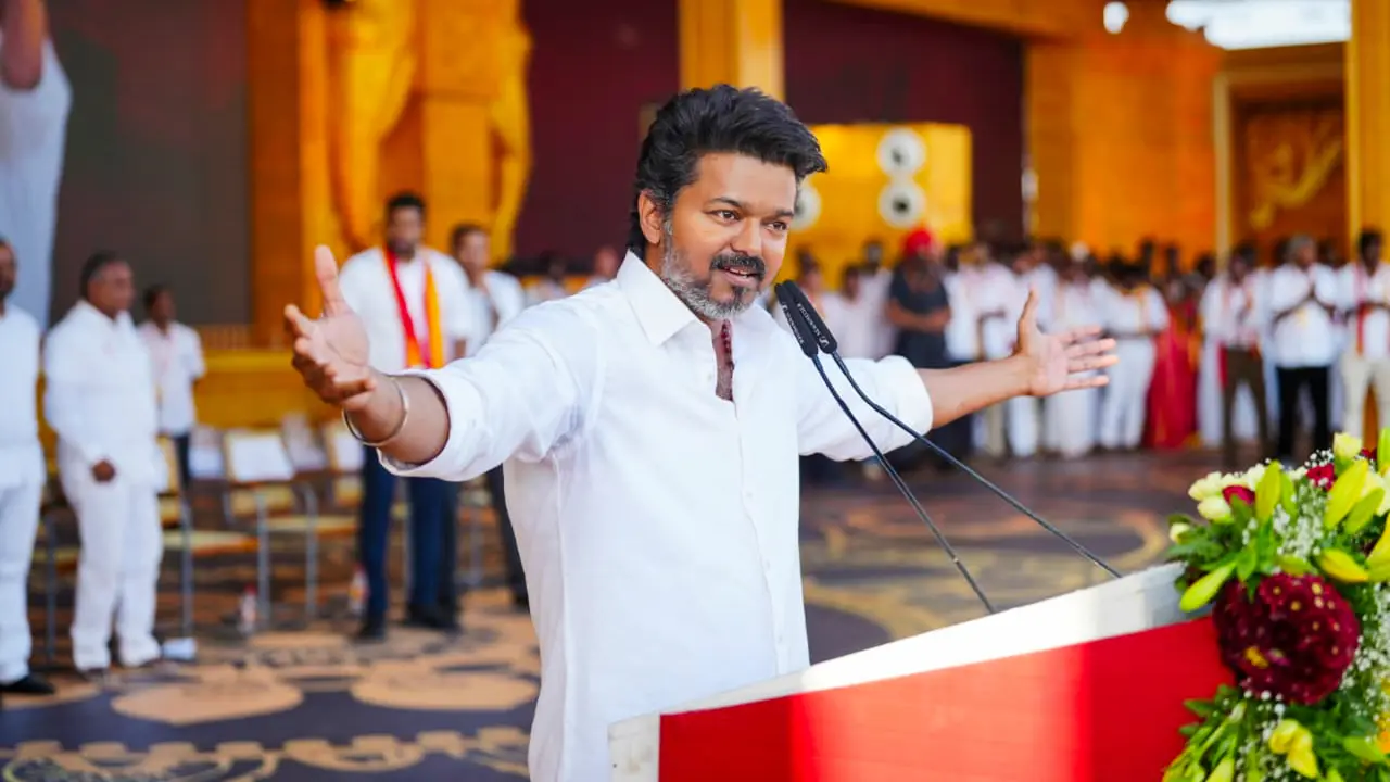Vijay gets notice from Madras HC over Rs 100 crore gap in election ...