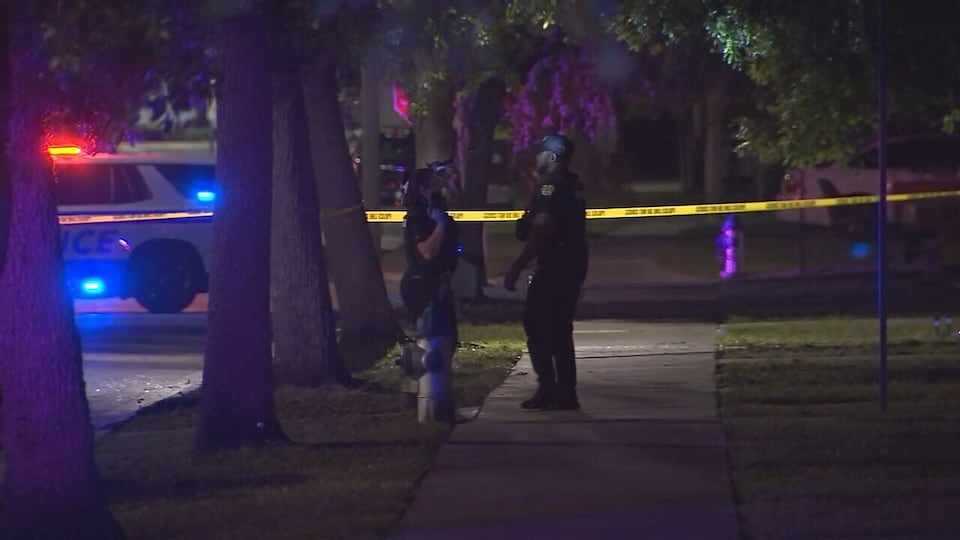 Suspects sought after shots fired into Orlando home