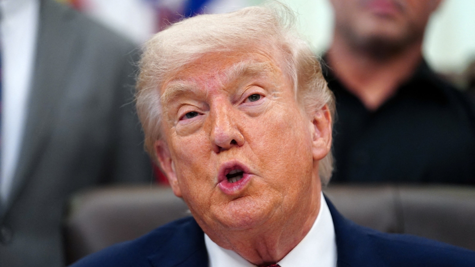 Hand spasms, drooping face and wide leg coordination: Is Donald Trump’s ...
